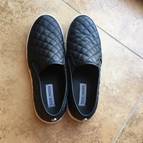 STEVE MADDEN SLIP ONS - Picture 5 of 6