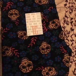 Lularoe TC leggings, sugar skulls 🦄