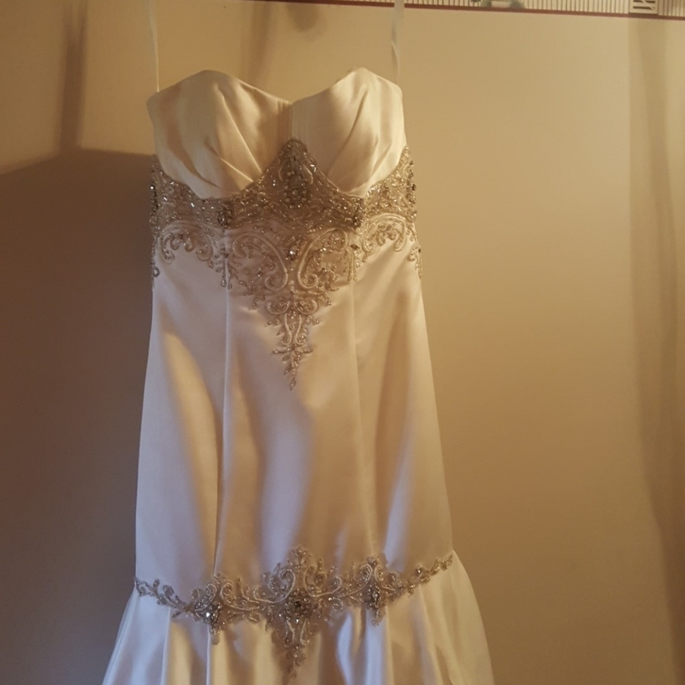 Wedding gown