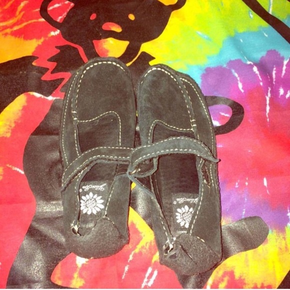 black yellow box oakley suede mary jane shoes - Picture 2 of 5