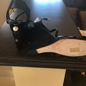 Chanel sandals size 40