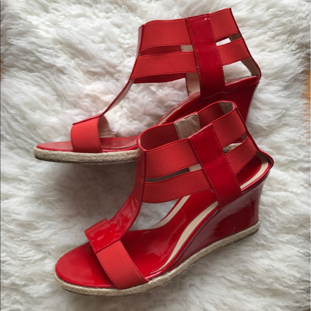 Like new! red patent leather wedges size 7