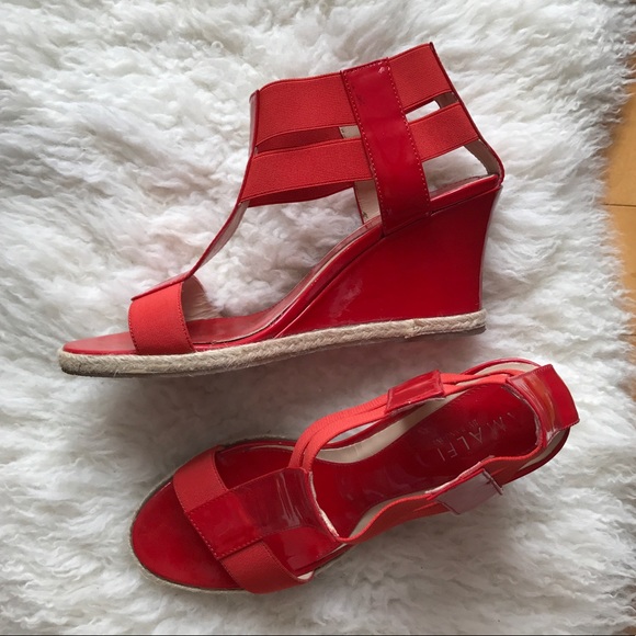 Like new! red patent leather wedges size 7 - Picture 2 of 4