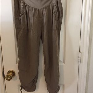 Comfy Maternity Ankle Pants