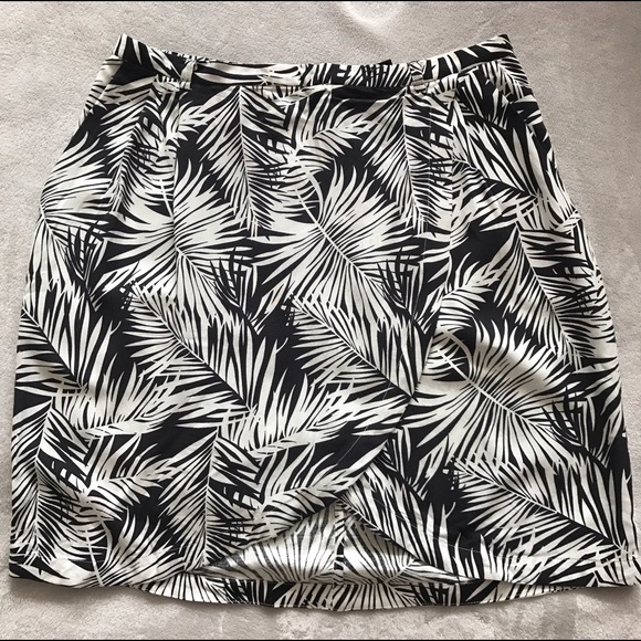 H&M Dresses & Skirts - H&M tropical summer skirt