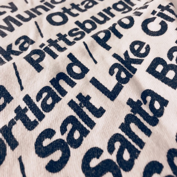 VINTAGE AMERICAN APPAREL CUT OUT TOP!! XS - Picture 4 of 4