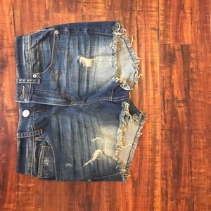 Sexy, rugged jean shorts!