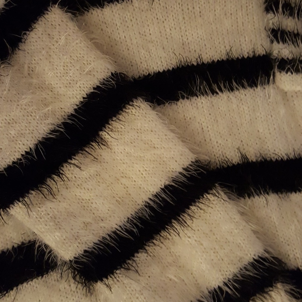 Sweater - Picture 3 of 3