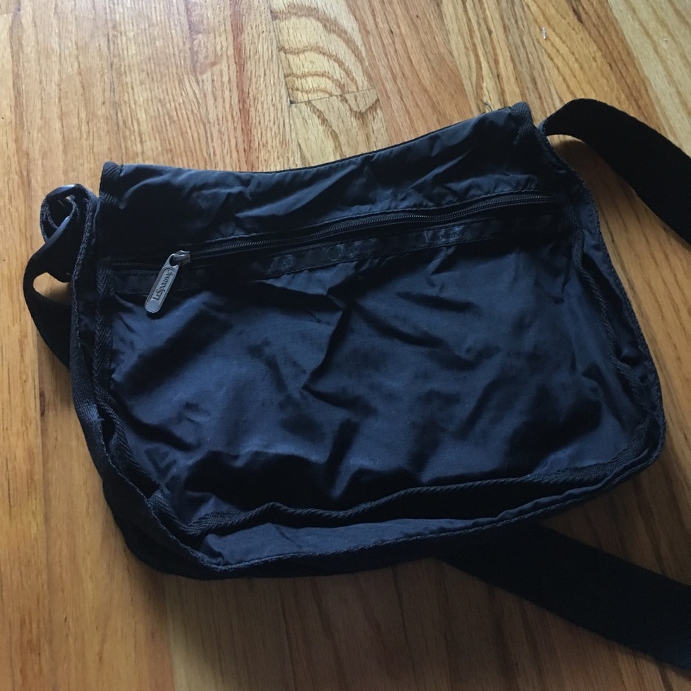 LeSportsac black satchel/crossbody bag