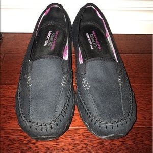 Relaxed fit memory foam skechers