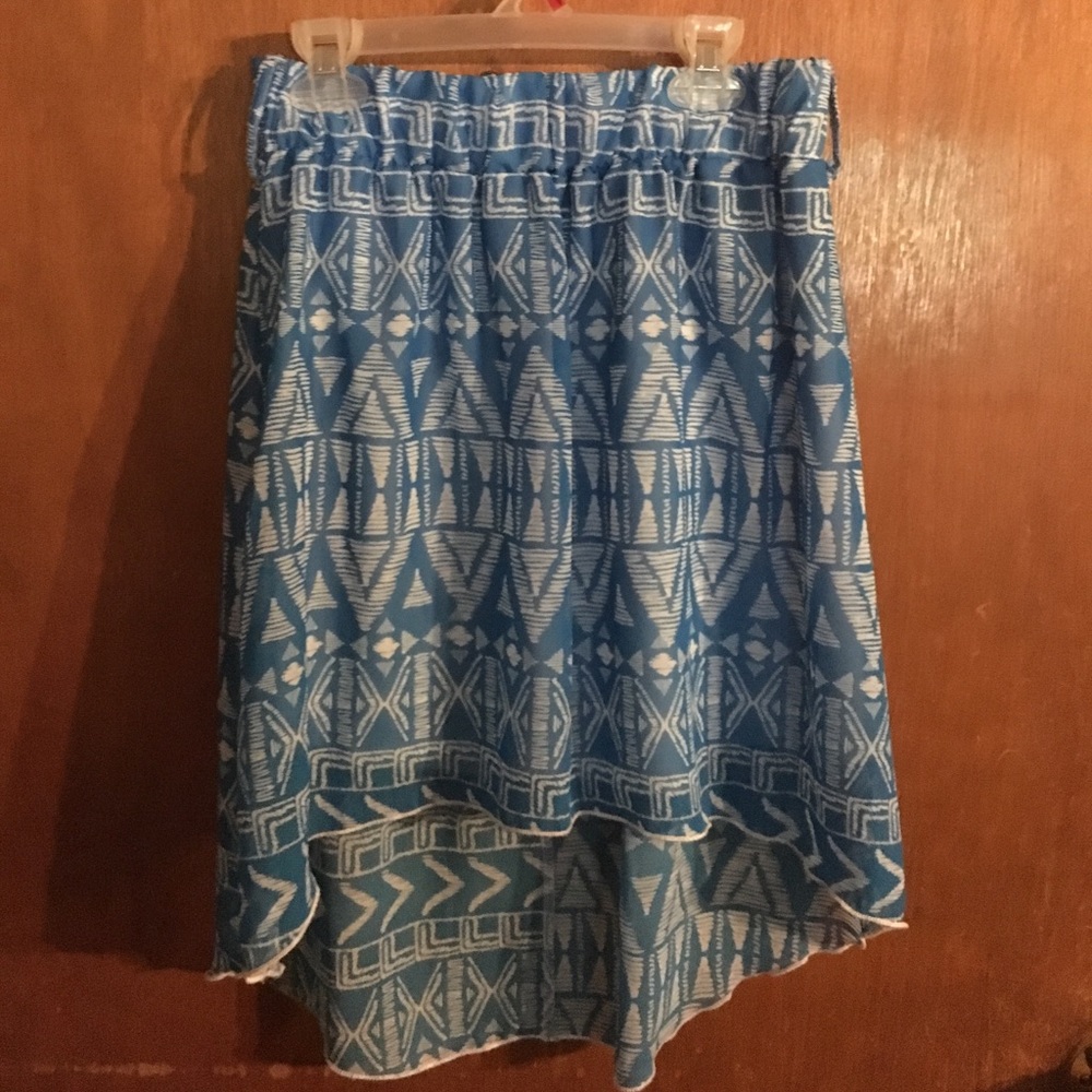 Hi low, blue Aztec print skirt!
