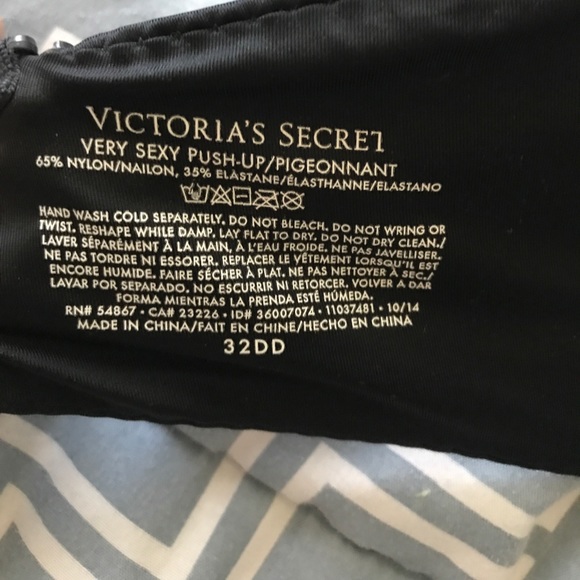 Victoria Secret Very Sexy- Push Up - Picture 4 of 5