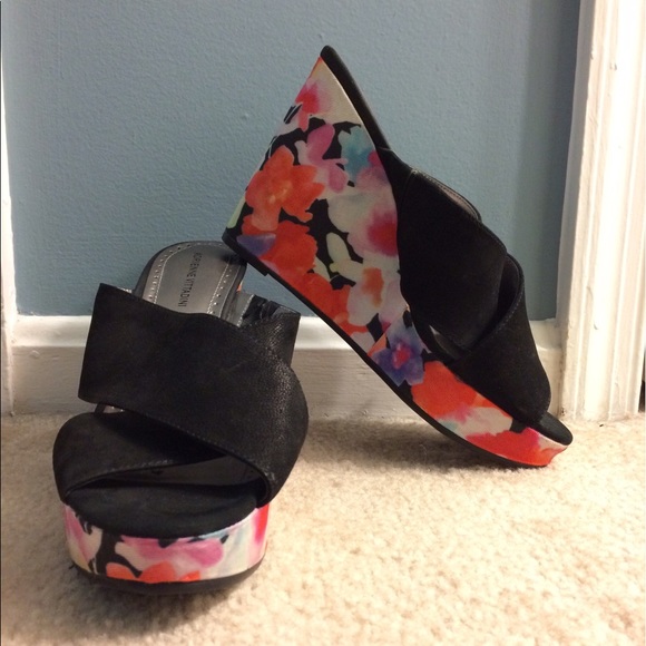 Adrienne Vittadini Clem Wedge Sandal - Picture 6 of 6