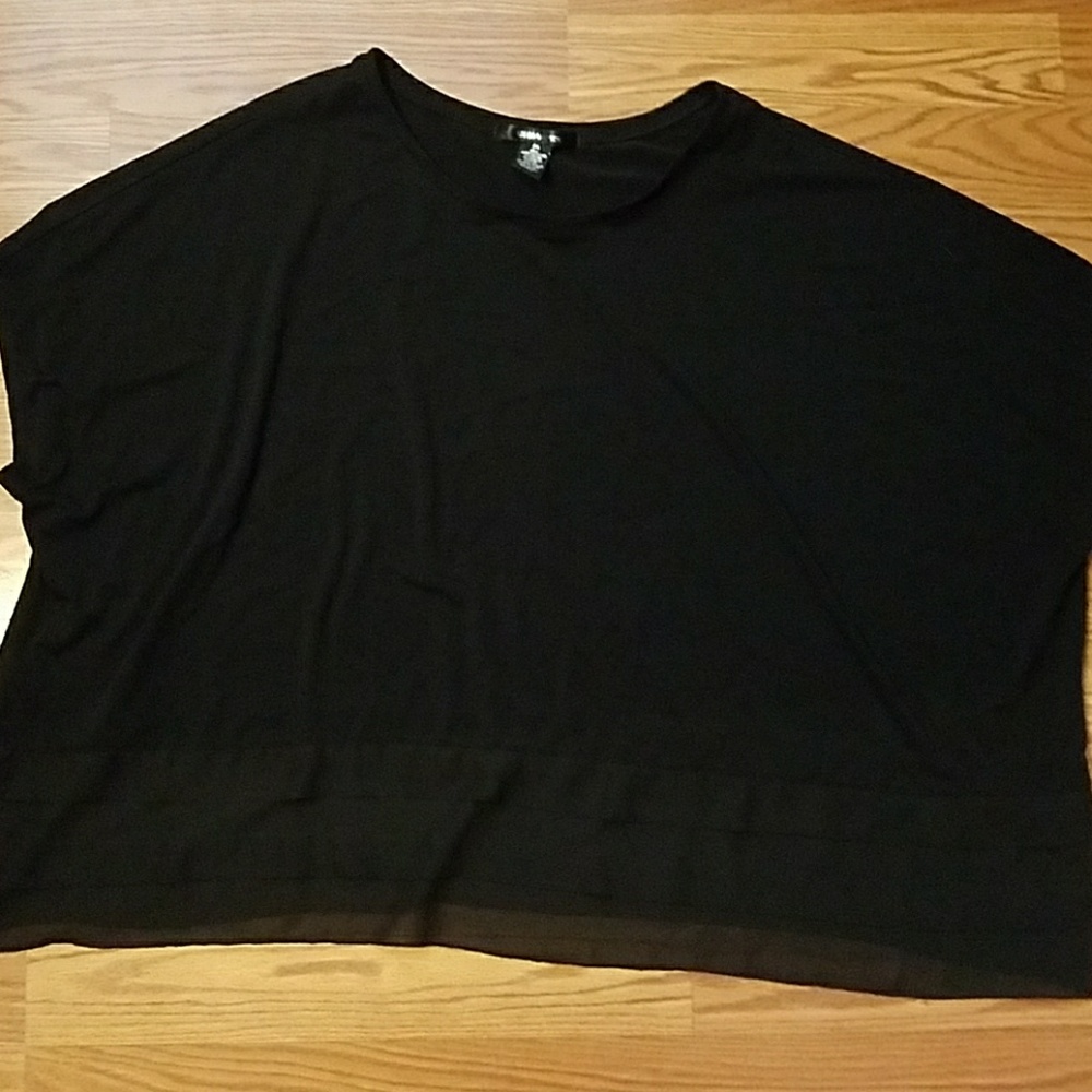 89th & Madison NWOT poncho fit tee