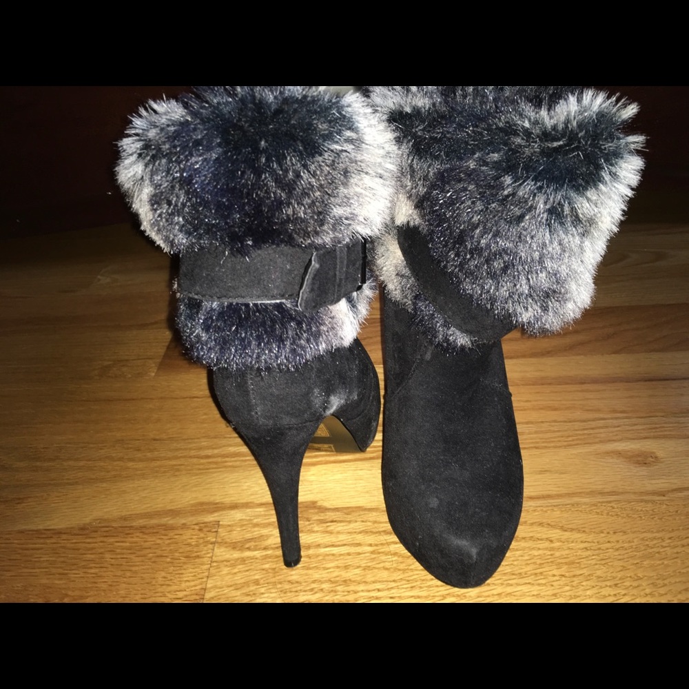 Boots - Picture 2 of 3
