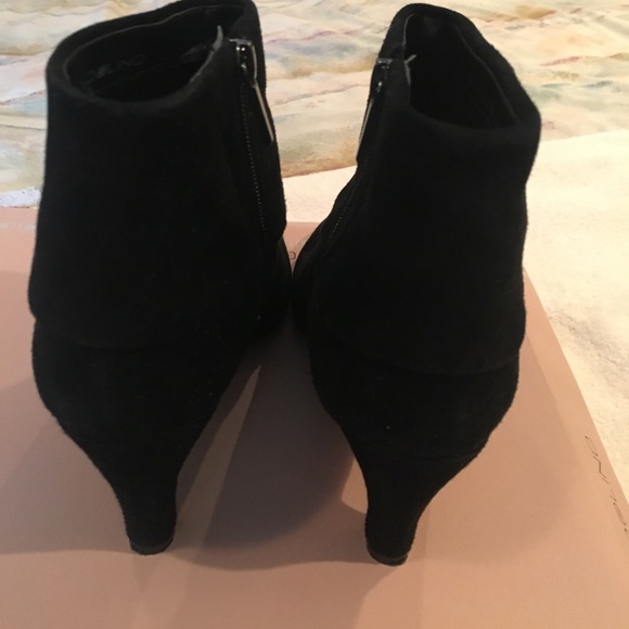 Bandolino Black Suede Booties - Picture 4 of 4