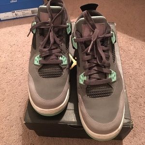Air Jordan 4 retro Green glow