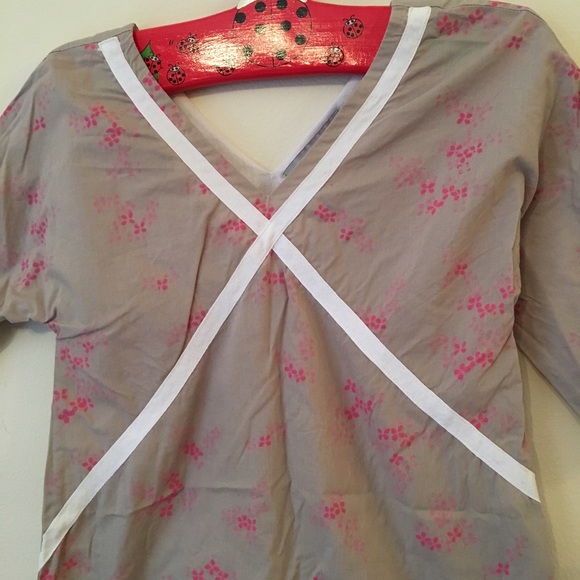 Judith lacroix floral top - Picture 2 of 4