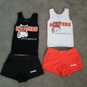 ACCEPTING OFFERS Hooters Uniforms XS like new!