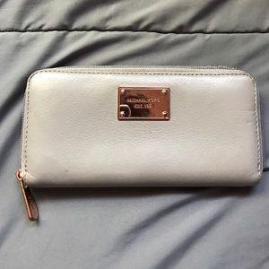 Michael Kors Zip Wallet