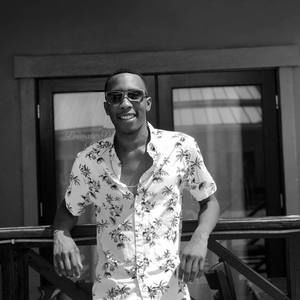 Meet your Posher, Dominic