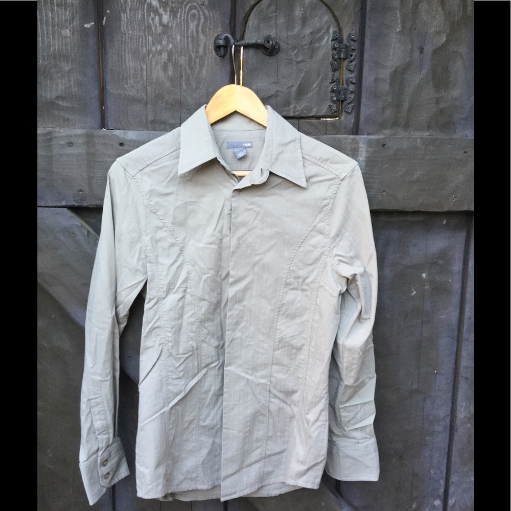 H &M MENS DRESS SHIRT TAN SIZE SMALL