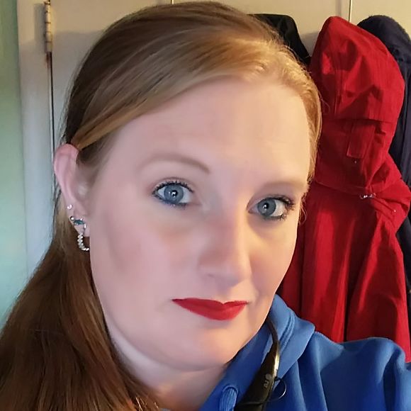 Meet your Posher, Jessica - Picture 1 of 1