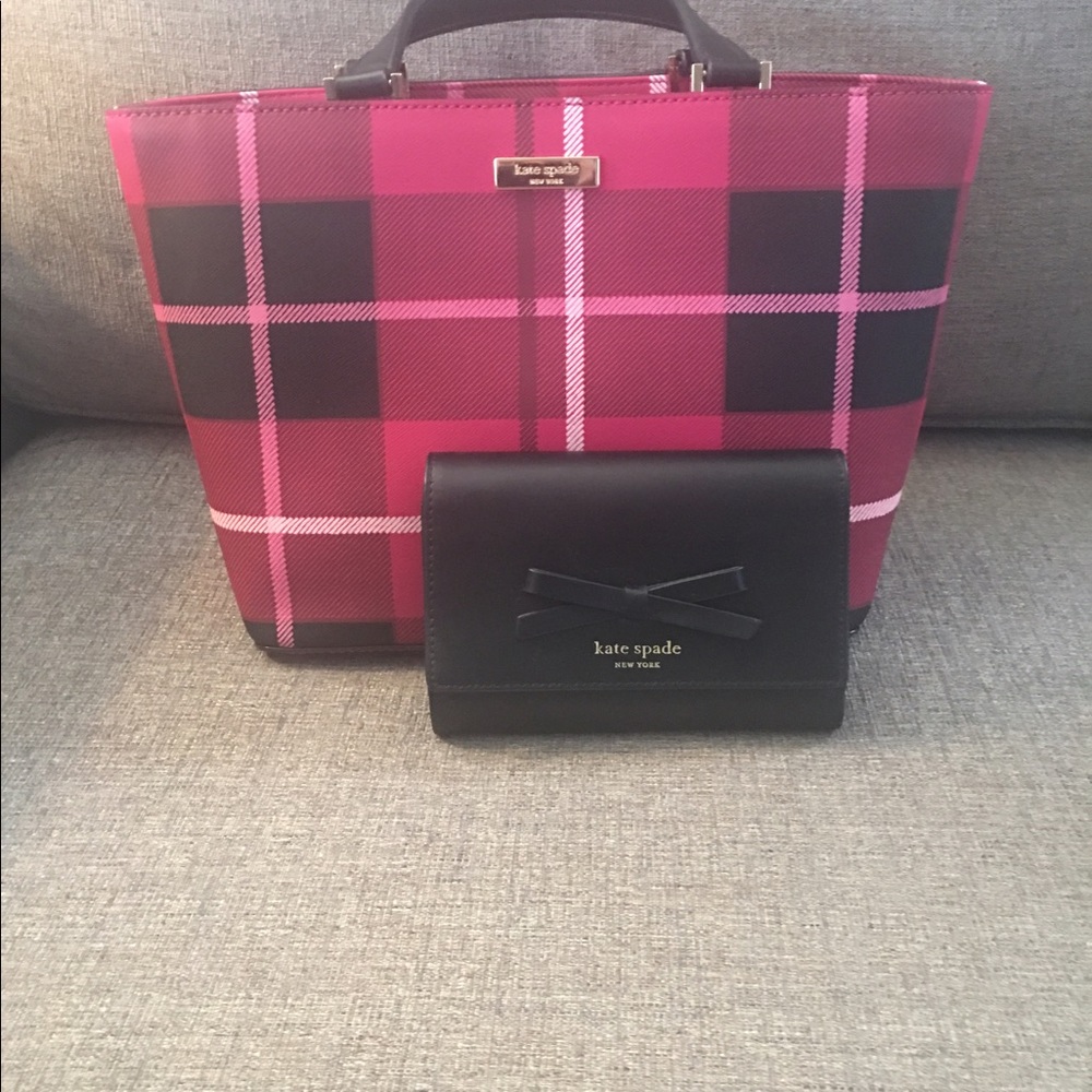 Kate Spade black bow wallet