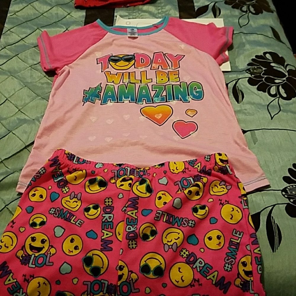 Girls emoji pajamas