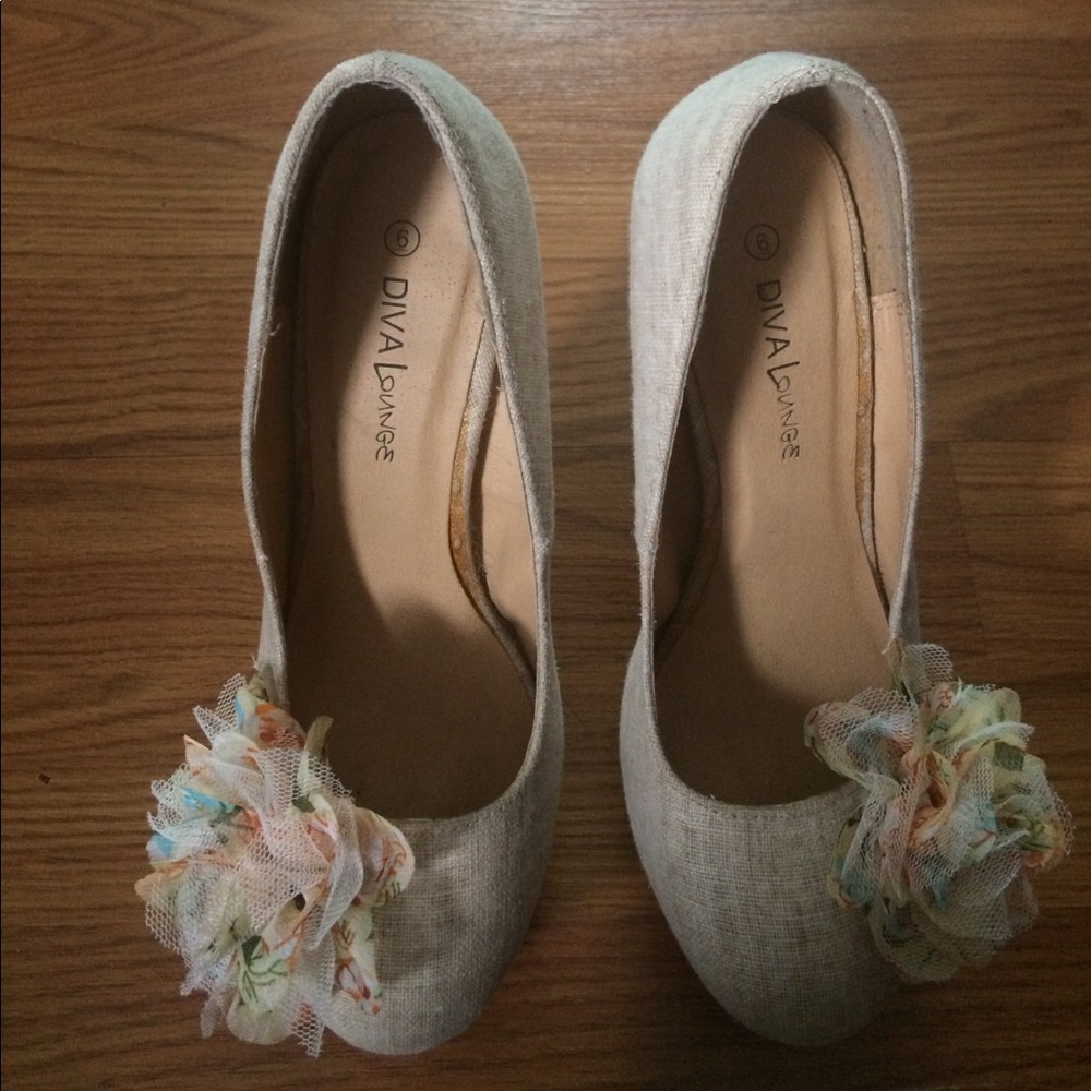 Beige High heels! Great for weddings or banquets.