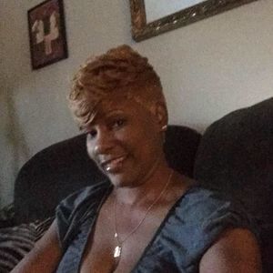 Meet your Posher, Rowena