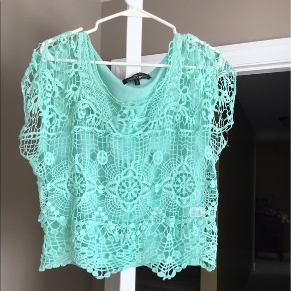 *Like New* Mint Lace Shirt Size Sm Fun for 😎🌻☀️ - Picture 1 of 4