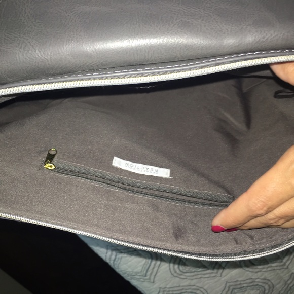 Kenneth Cole Reaction Grey Executive Tote - Picture 3 of 6