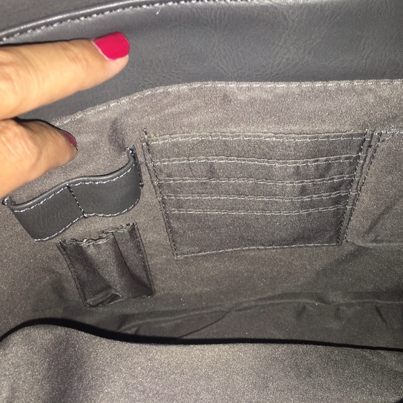Kenneth Cole Reaction Grey Executive Tote - Picture 4 of 6