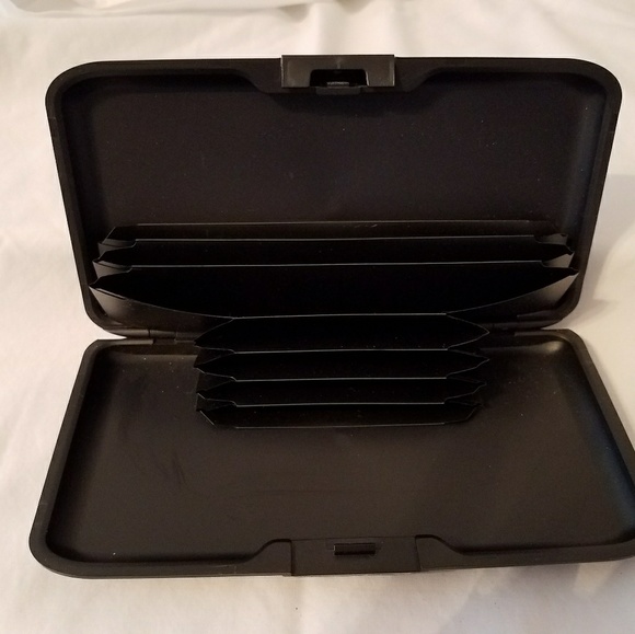 RFID Plastic Hard Case Wallet - Pink/White Dots - Picture 6 of 6