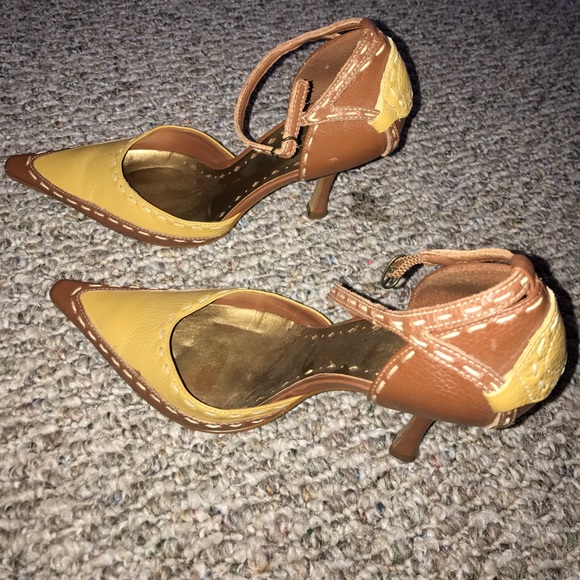 Shoes - Picture 2 of 4