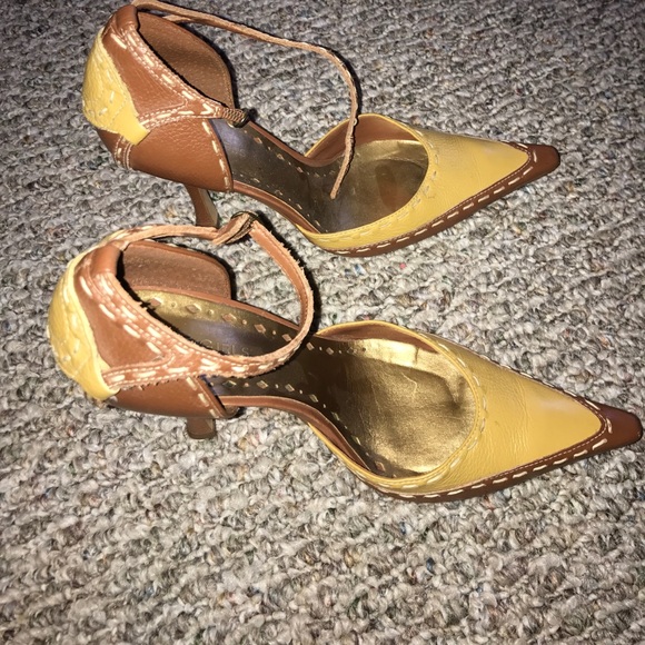 Shoes - Picture 4 of 4