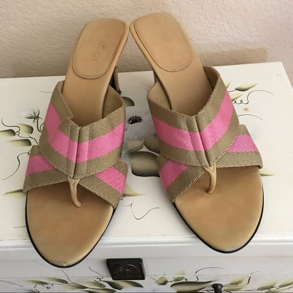 AUTHENTIC GUCCI VINTAGE THONG SANDAL - Picture 2 of 6