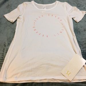 NWT Lululemon Love Crew Expression shirt, Size 4.