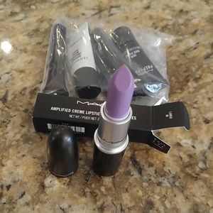 BNIB MAC Lured In Amplified Creme lipstick&5 minis