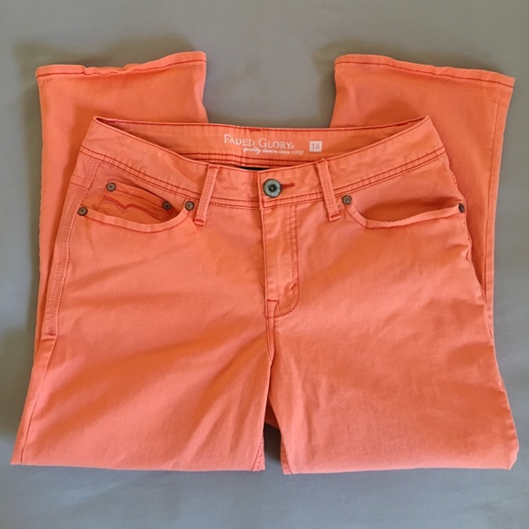 FaDed gl0rY dEniM Cr0p - Picture 2 of 8