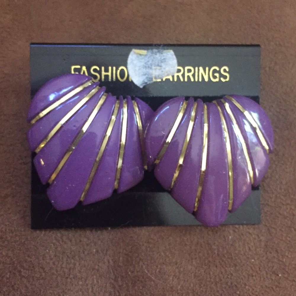 Purple heart Pierced earrings