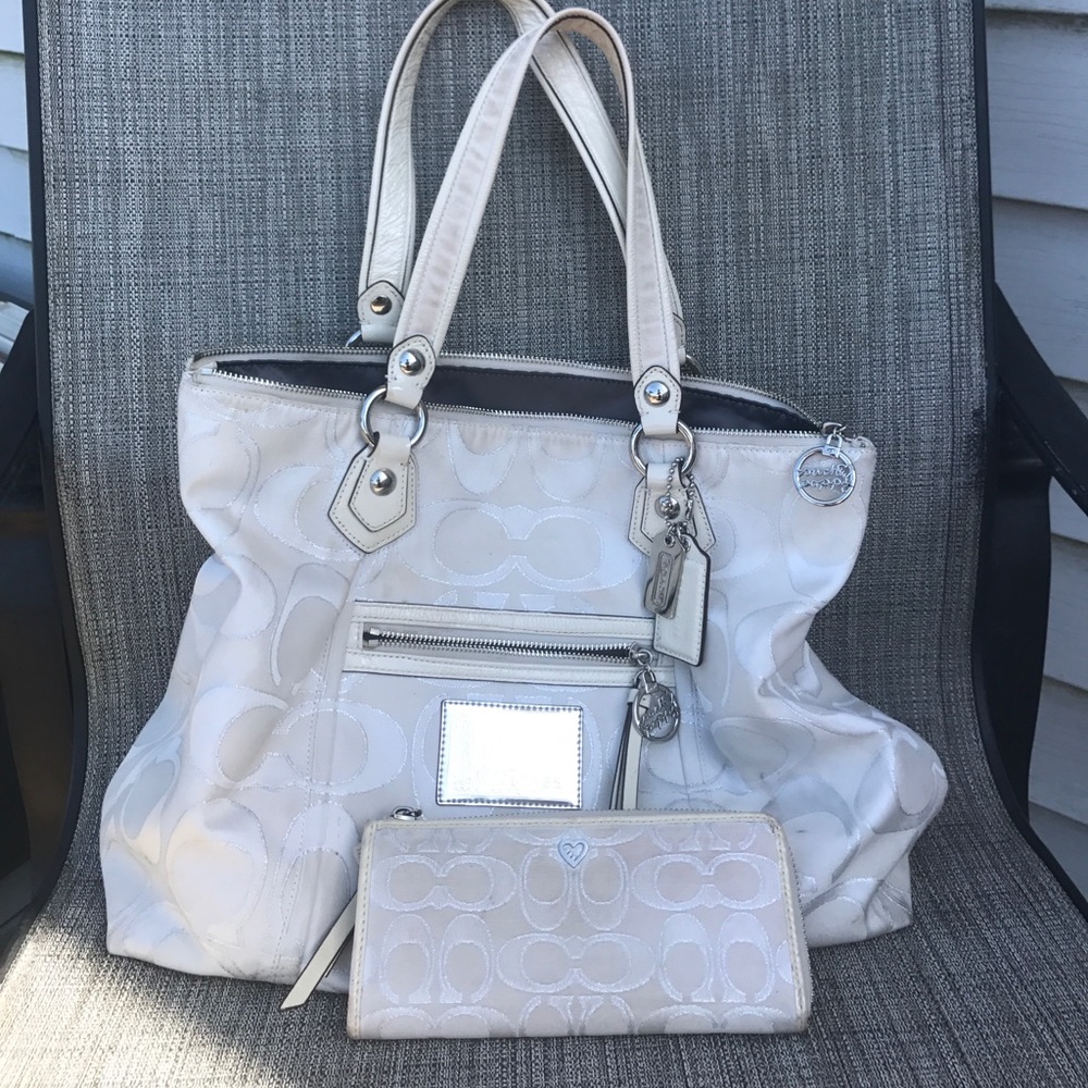 Coach Poppy Handbag with matching wallet