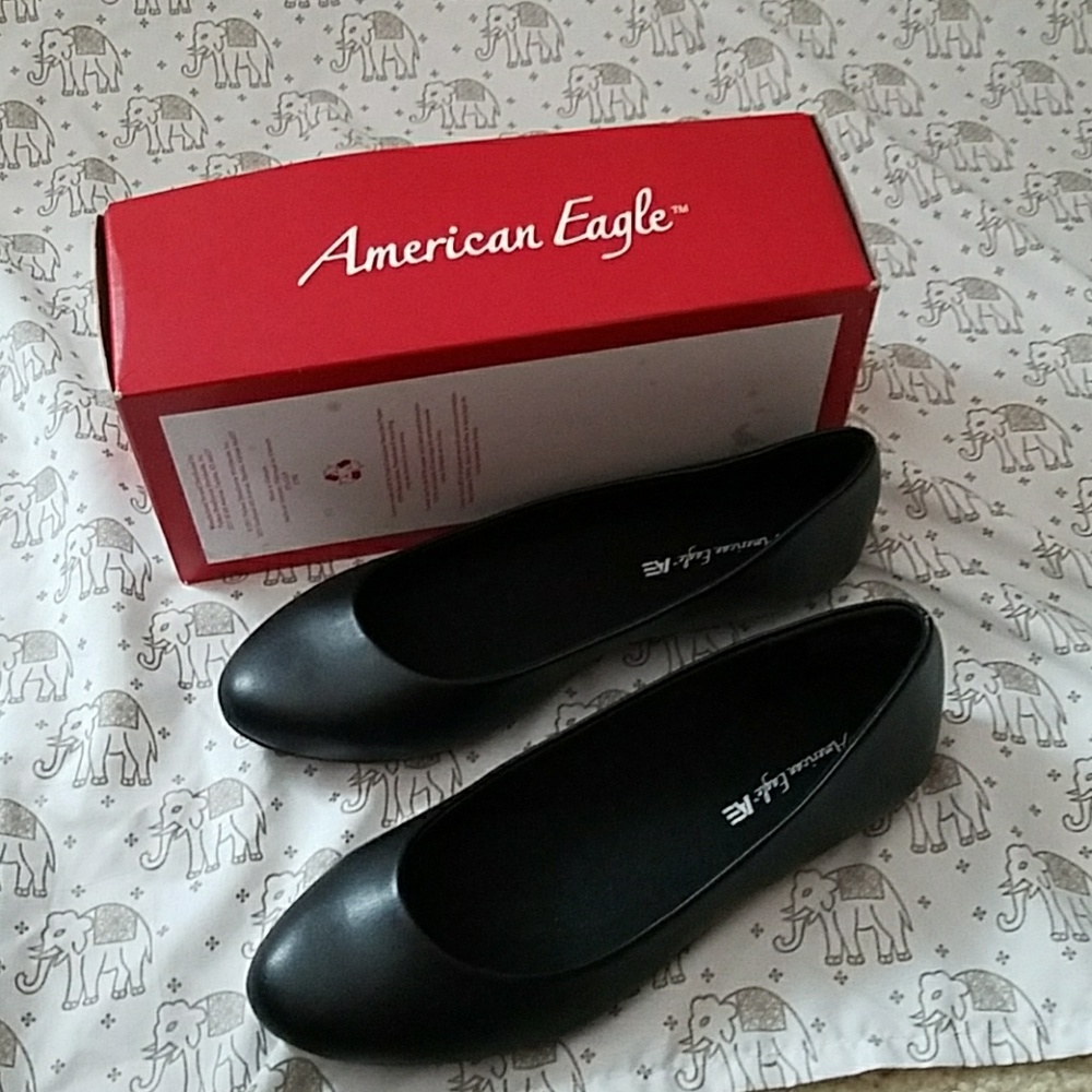 American Eagle black flats