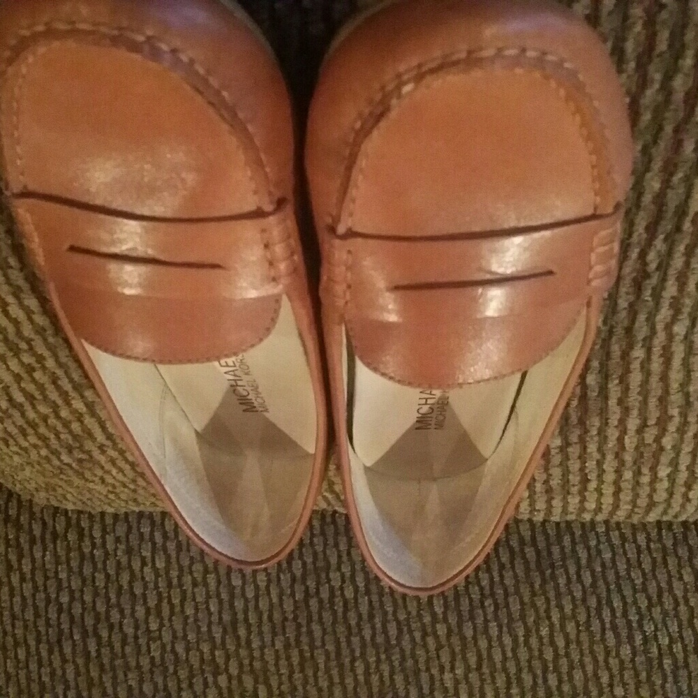 Michael Kors Size 8 moccasin flat