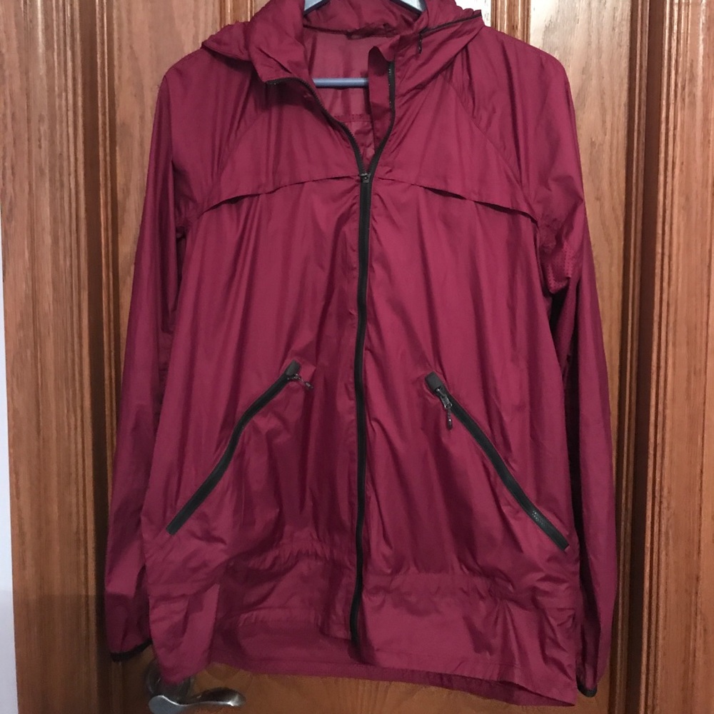 Size 10 // Lululemon Wind Coat