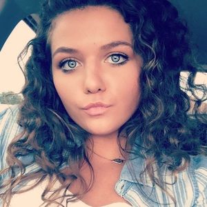 Meet your Posher, Delainna