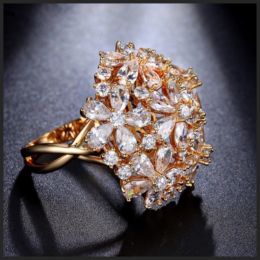 Swarovski Crystals Gold Flower Dome Ring - Picture 6 of 9