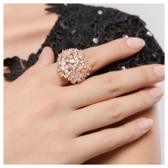 Swarovski Crystals Gold Flower Dome Ring - Picture 8 of 9