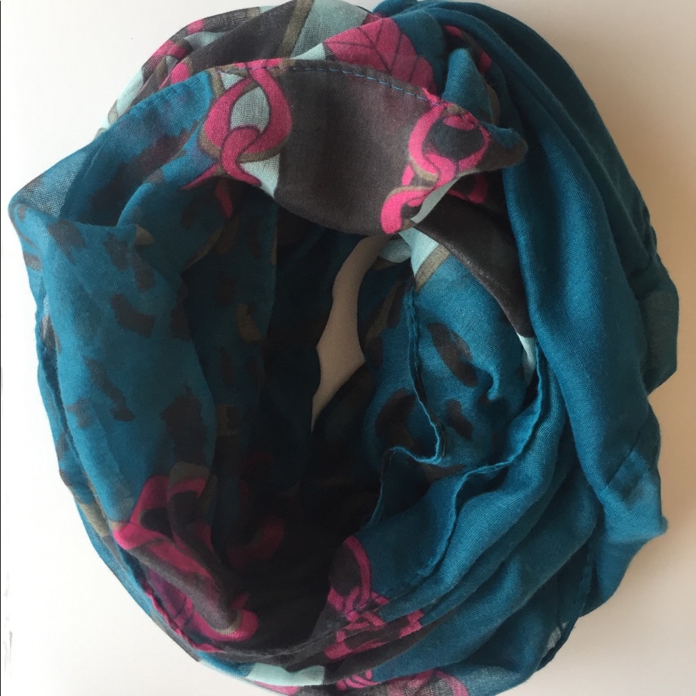 🎀Multicolor lightweight infinity scarf🎀